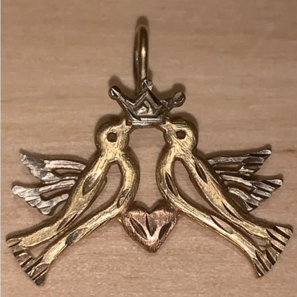 Vintage pre owned 14k Gold Love Birds Pendant Charm Yellow Michael Anthony